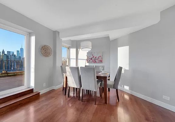 4th image of 111 Hicks St #22/23