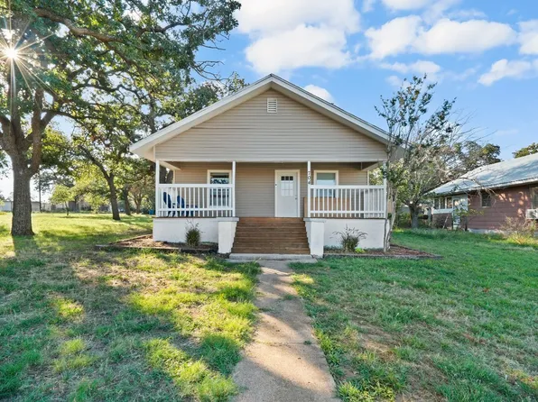 704 E 20th St, Cisco, TX 76437