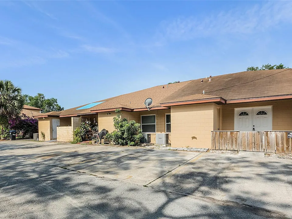 1067 Sophie Blvd