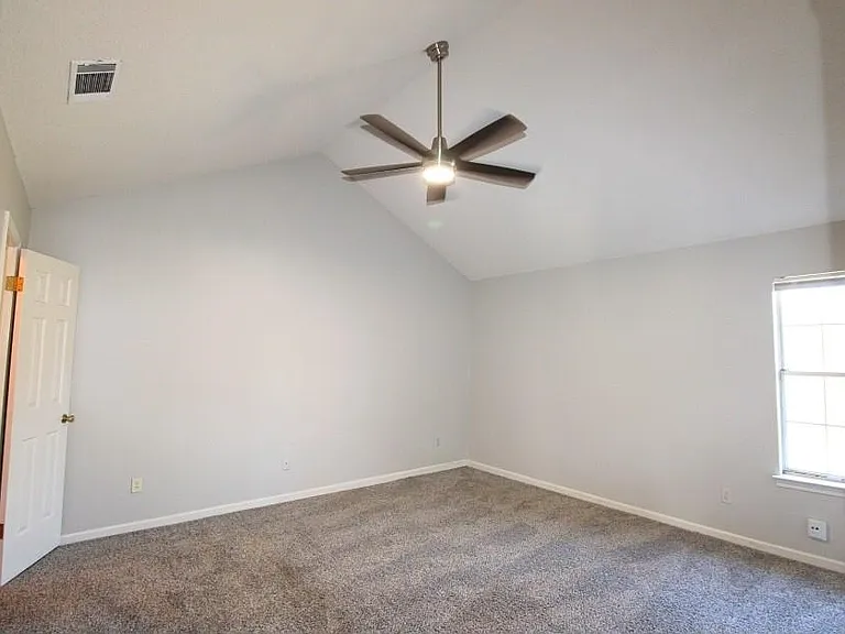 5558 Oak Branch Cir N — Photo 7