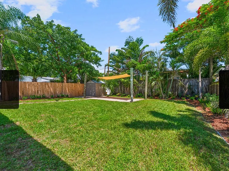 251 Royal Ct — Photo 10