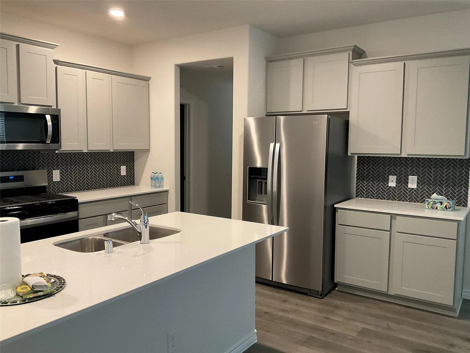 4 bed, 1862 sqft, $2,500 — Photo 2