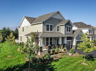 1820 Bluewater Ln, Woodbury, MN 55129
