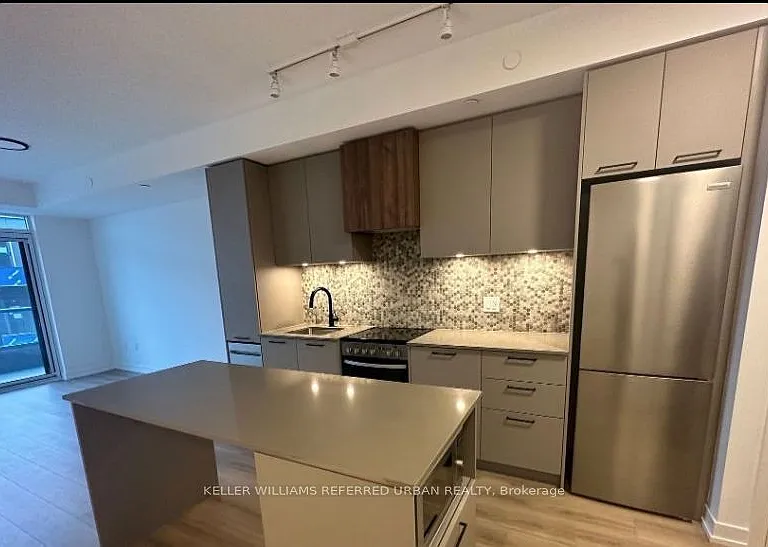 10 Lagerfeld Dr — Photo 5