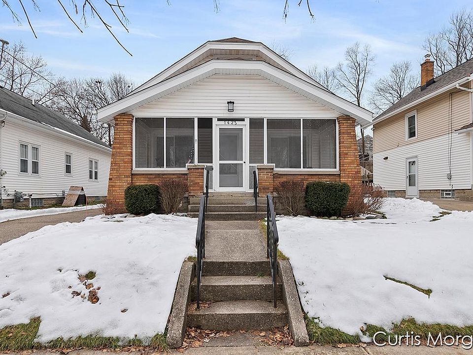 1st image of 1423 Escott Ave NW