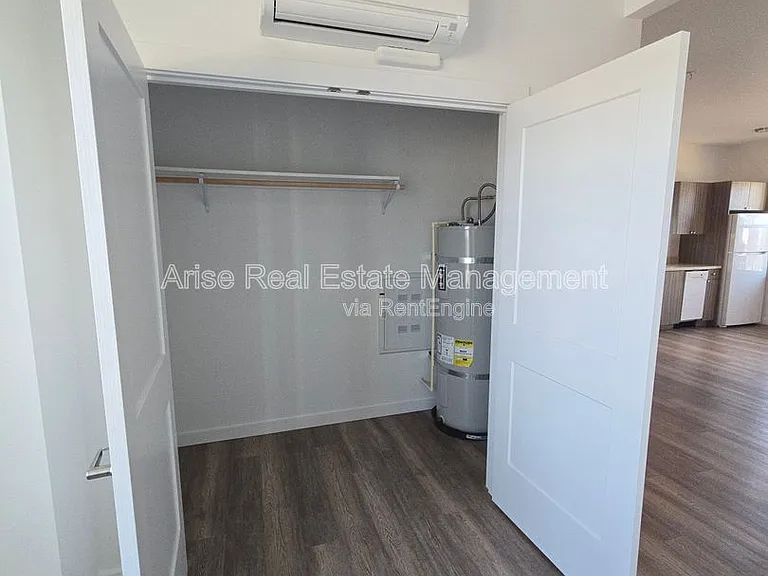 1630 SW Juniper Ave — Photo 2