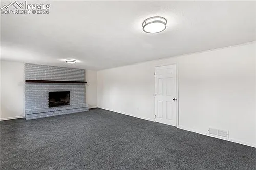 427 Quebec St Photo 1