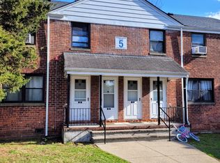 38 Hampton Ct #C, Maywood, NJ 07607