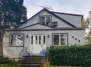 395 Serena Rd, Hewlett, NY 11557