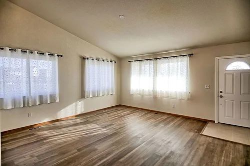421 Willow Ave Photo 1