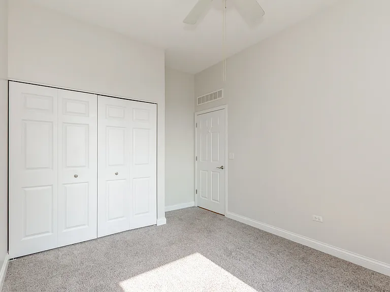 2035 S Indiana Ave #401 — Photo 9