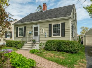 39 Edwards St, Portland, ME 04102