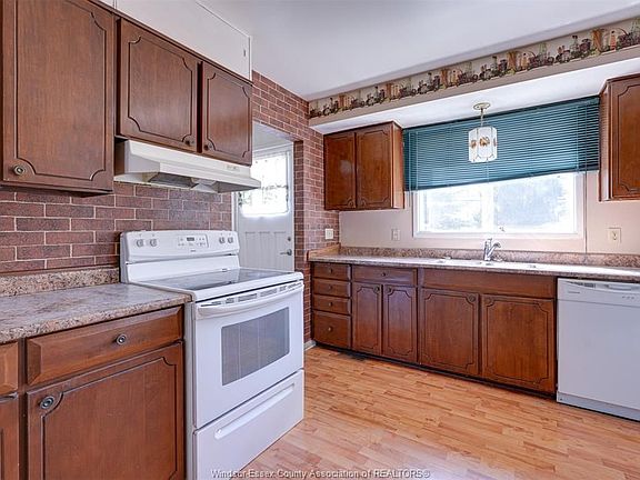 5th image of 3961 Lennon Ct