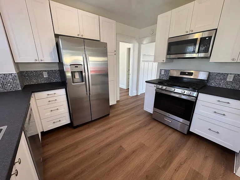 315 Newport Ave — Photo 12