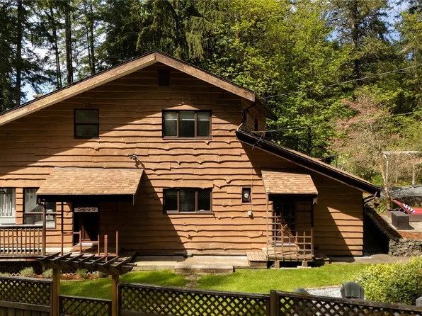 2446 Sommer Ln, Shawnigan Lake, BC V0R 2W1