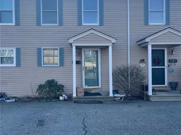 25 Sharon St #4, Cranston, RI 02910