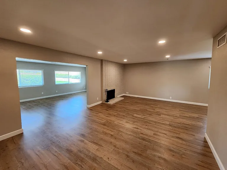 16598 Bernardo Oaks Dr — Photo 4