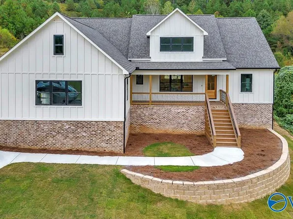 621 N Harbor Dr, Guntersville, AL 35976