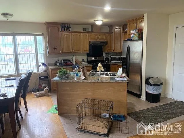 12 Ellen Ave — Photo 5