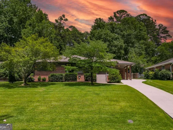 1355 Amanda Cir, Decatur, GA 30033
