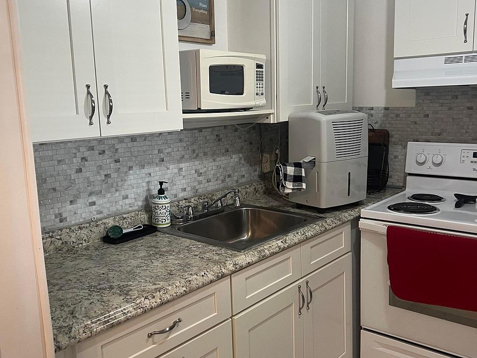 1st image of 132 Berkshire F