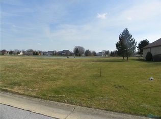 2107 Pinehurst Trl, Fremont, OH 43420