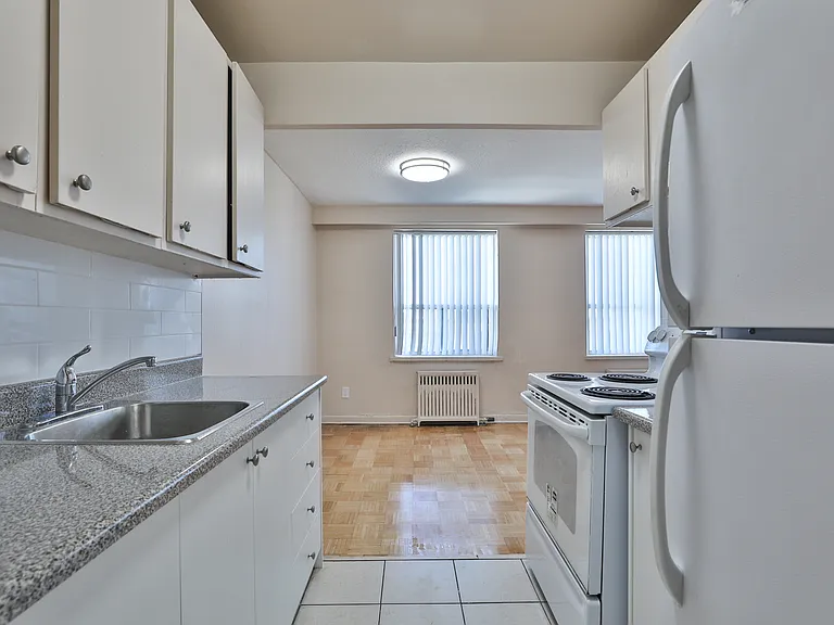 2223 Eglinton Ave E — Photo 3