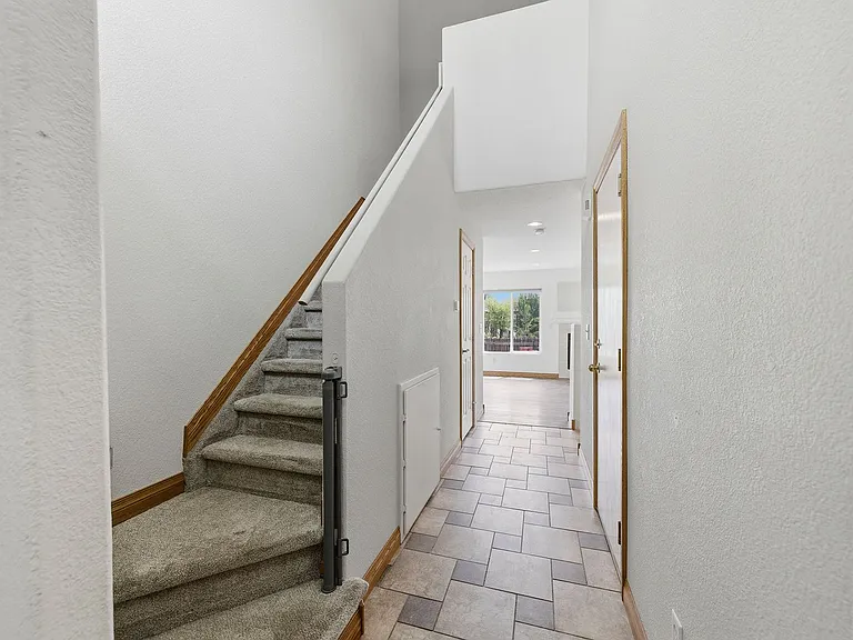 1650 Oak Creek Dr — Photo 2