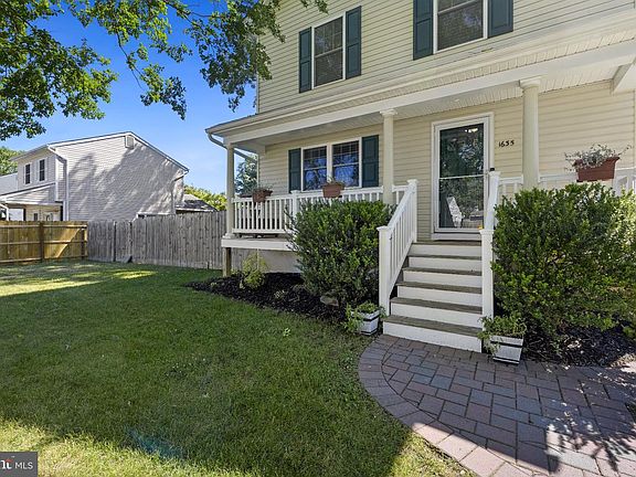2nd image of 1635 Fairhill Dr