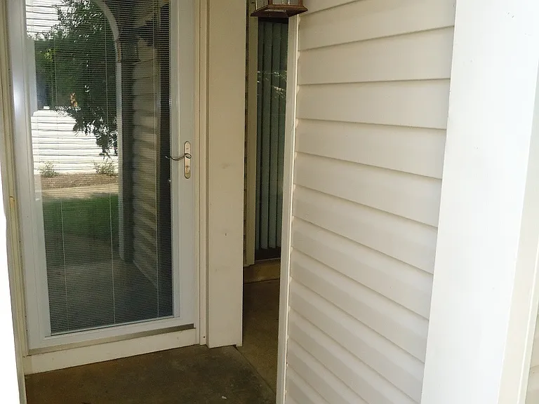 110 Manhattan Ct — Photo 13
