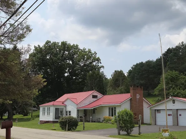 3921 Juneau Rd, Punxsutawney, PA 15767