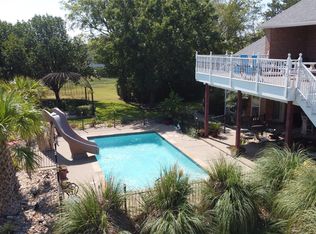 1018 W Woodridge Rd, Waxahachie, TX 75165