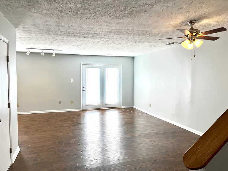 3660 Walden Dr — Photo 7