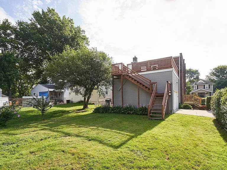 1214 Beardsley St — Photo 11