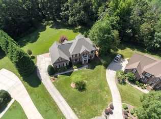 8805 Case Ridge Dr, Oak Ridge, NC 27310