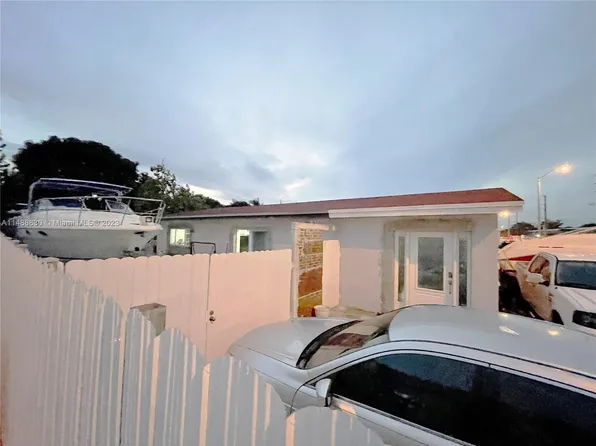 574 E 21st St, Hialeah, FL 33013