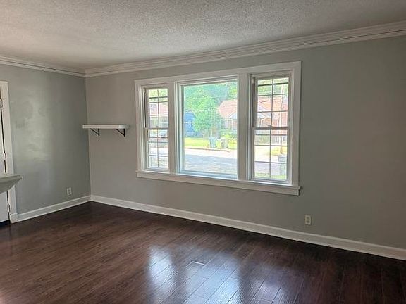 5th image of 3728 Rhea Ave