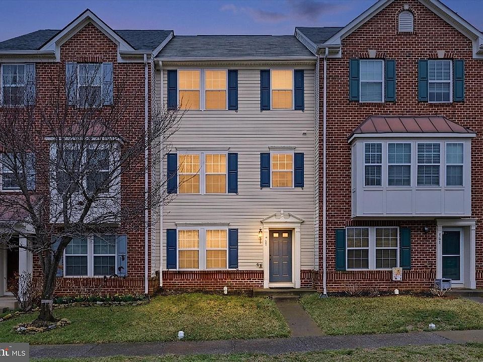 1st image of 563 Lord Fairfax St
