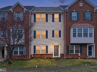 563 Lord Fairfax St, Charles Town, WV 25414