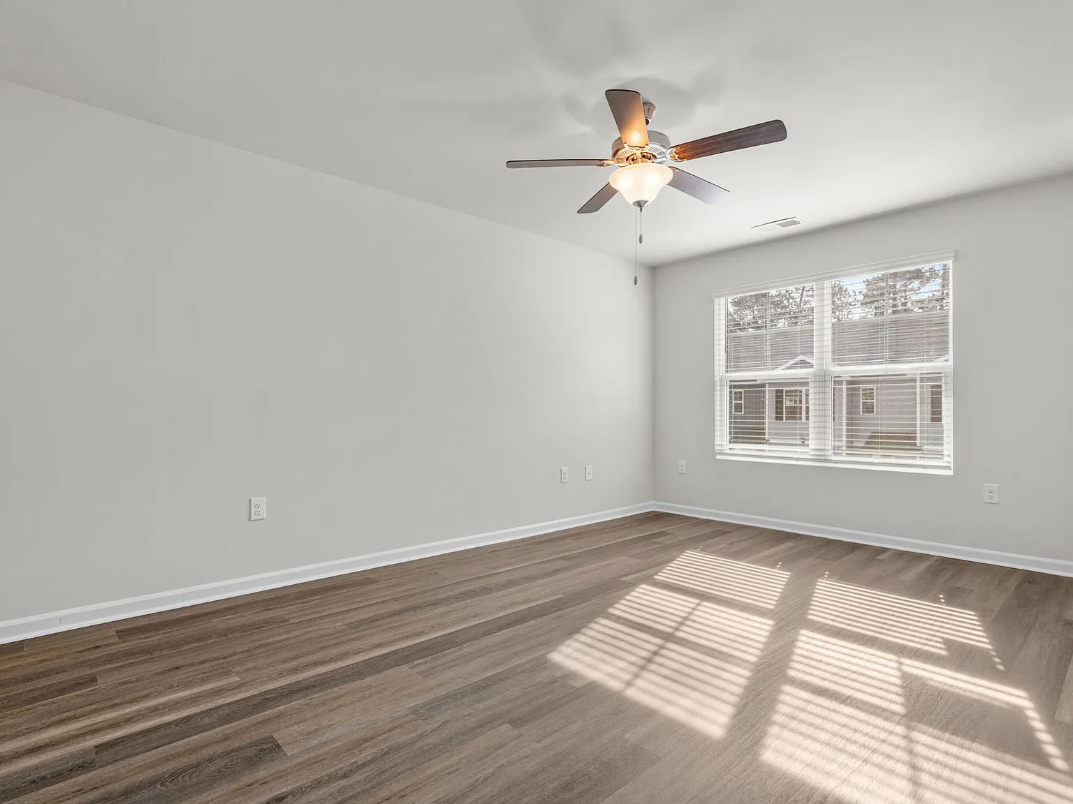 531 Gemstone Boulevard - 1 — Photo 2