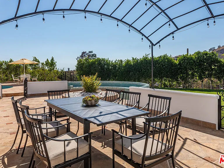 3453 Coast View Dr — Photo 31