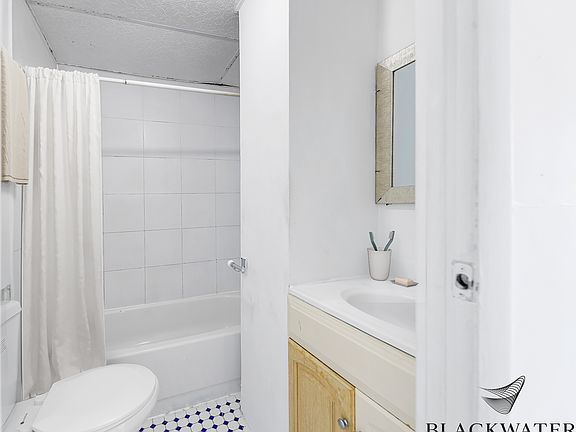 5th image of 1268 Hempstead Tpke #2B