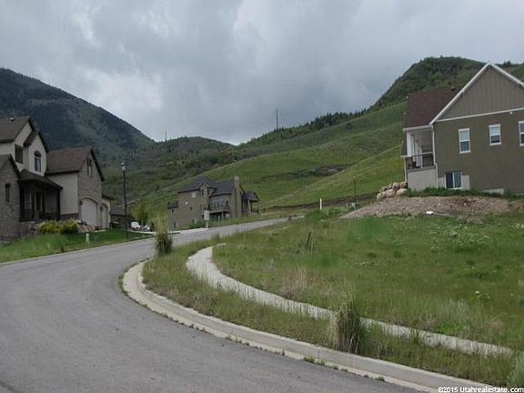4th image of 659 Oakridge Dr
