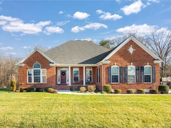 1714 White Mountain Dr, Chester, VA 23836