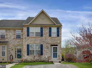 71 Sara Ln, Hanover, PA 17331