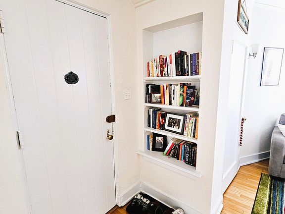 5th image of 1200 W Farwell Ave #1W
