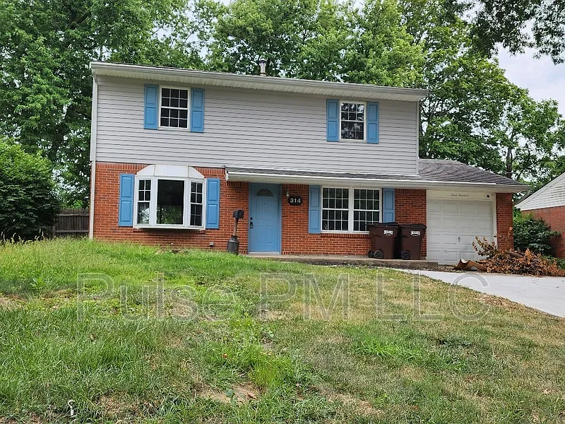4 bed, 1.5 bath, 1800 sqft, $2,000 — Photo 1