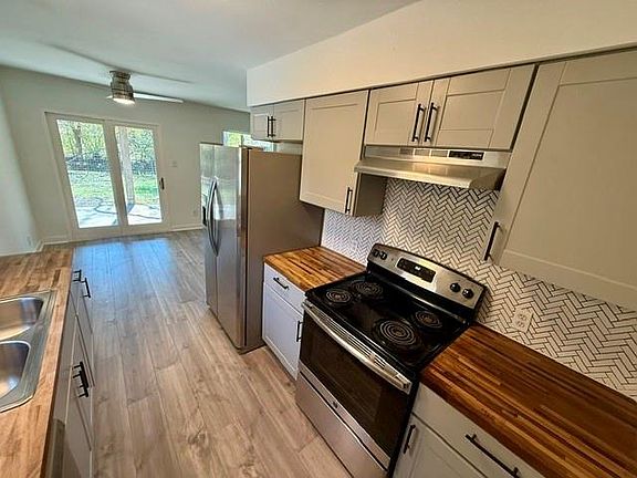 5th image of 7303 Whispering Creek Cir #A & B