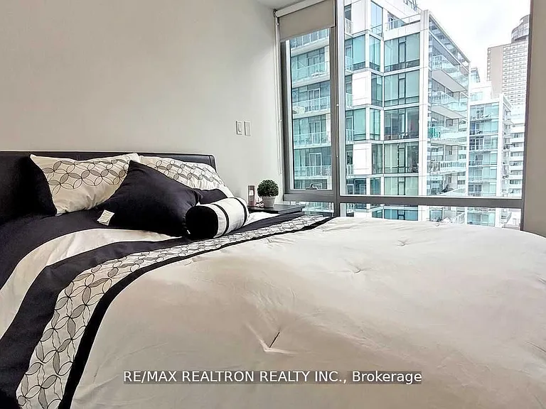 39 Queens Quay E #734 — Photo 15