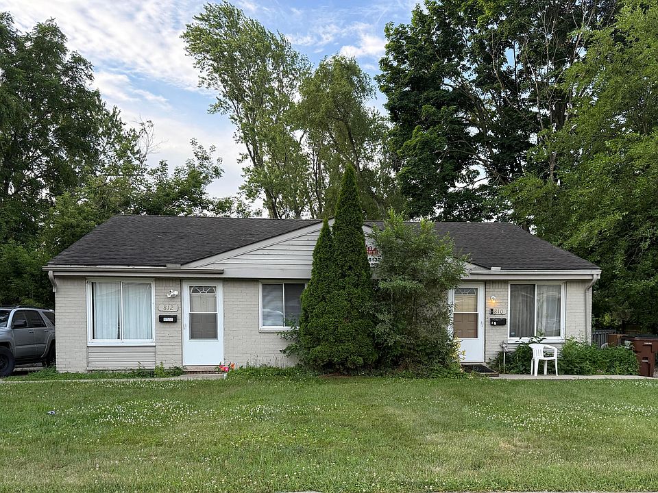 1st image of 810 Young St